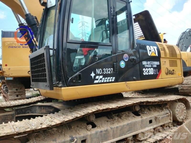 CAT 323 D L Raupenbagger