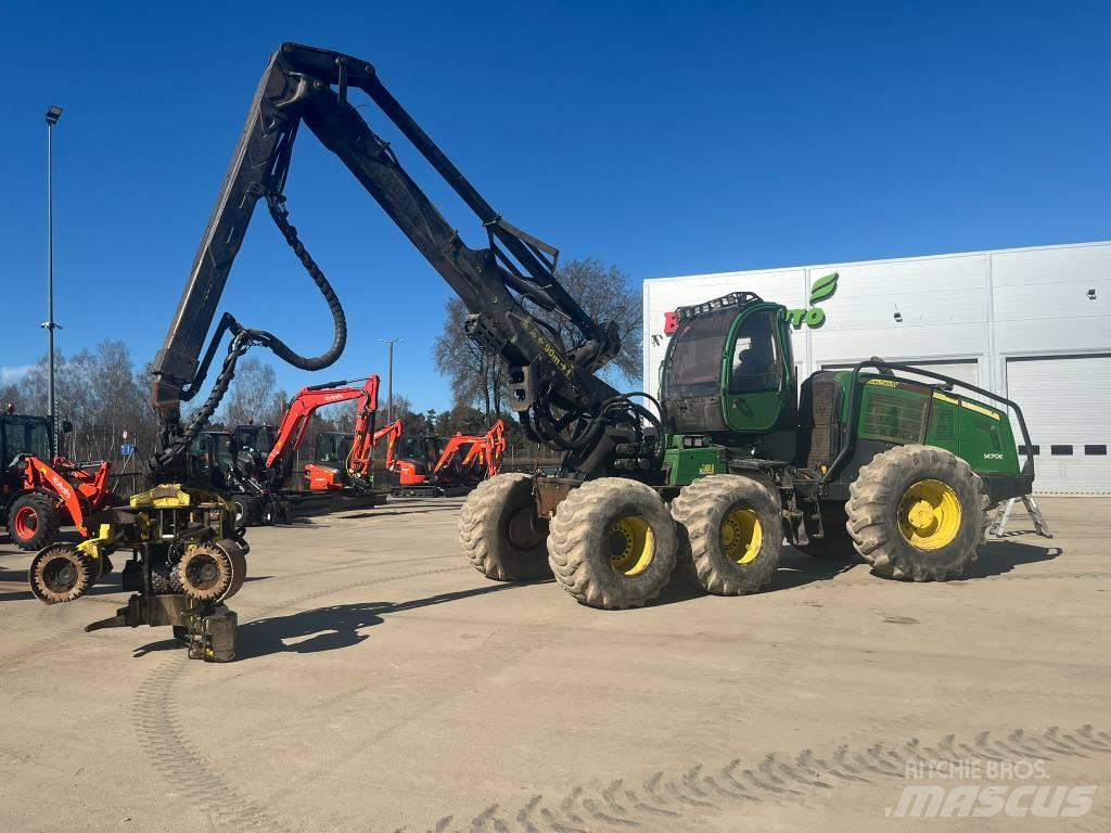 John Deere 1470 E Harvester
