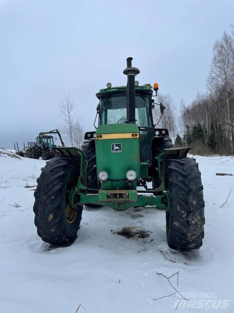 John Deere 4240 S Traktoren