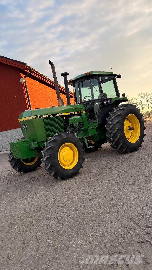 John Deere 4640 4WD Traktoren