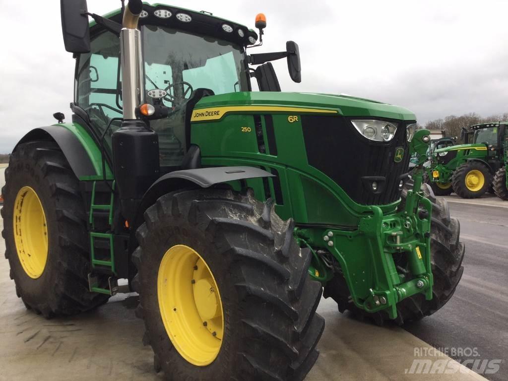 John Deere 6R250 Traktoren