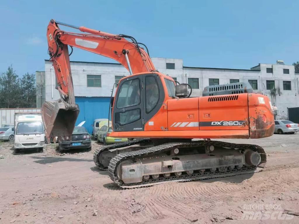 Doosan DX 260 Raupenbagger
