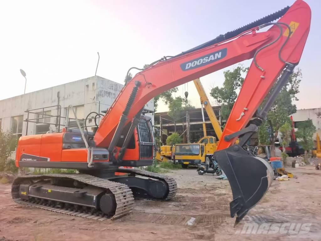 Doosan DX 225 LC Raupenbagger