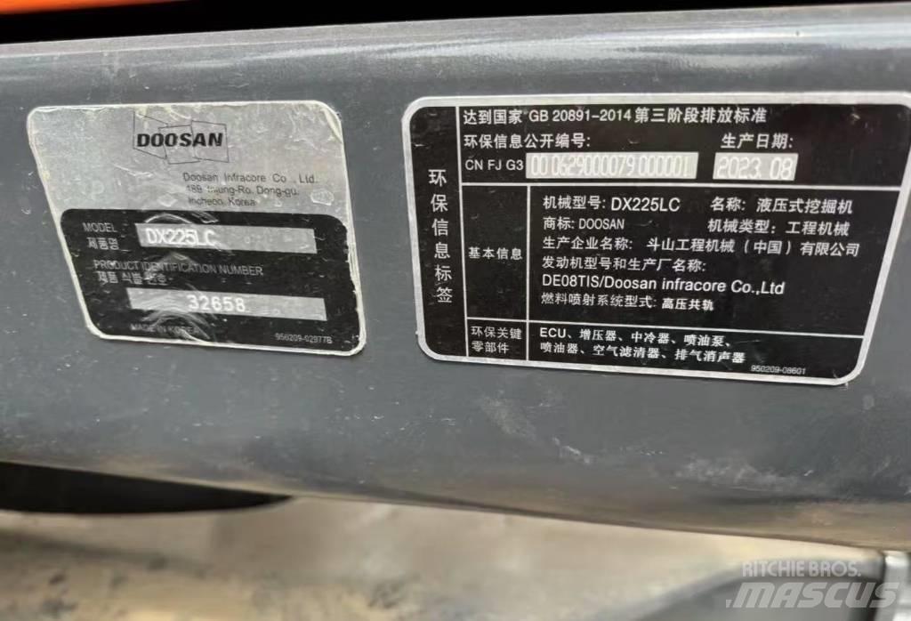 Doosan DX 225 Raupenbagger