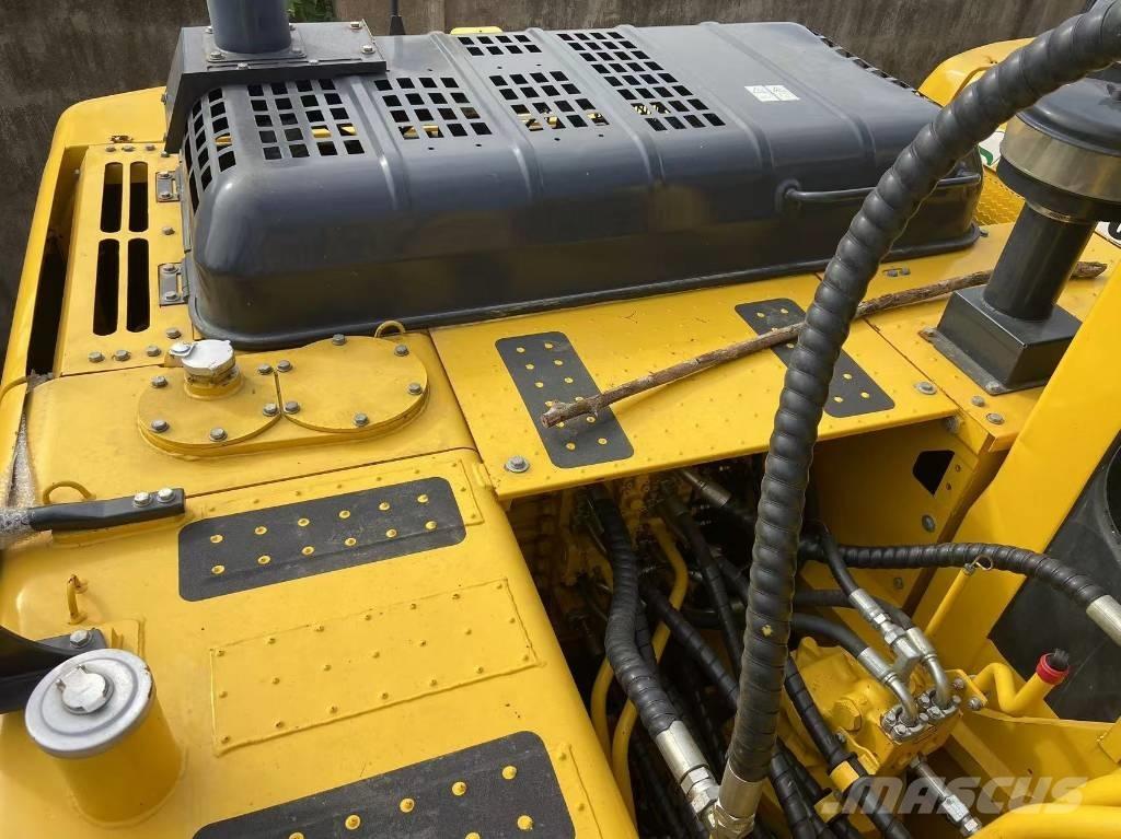 Komatsu PC 220-8 Raupenbagger