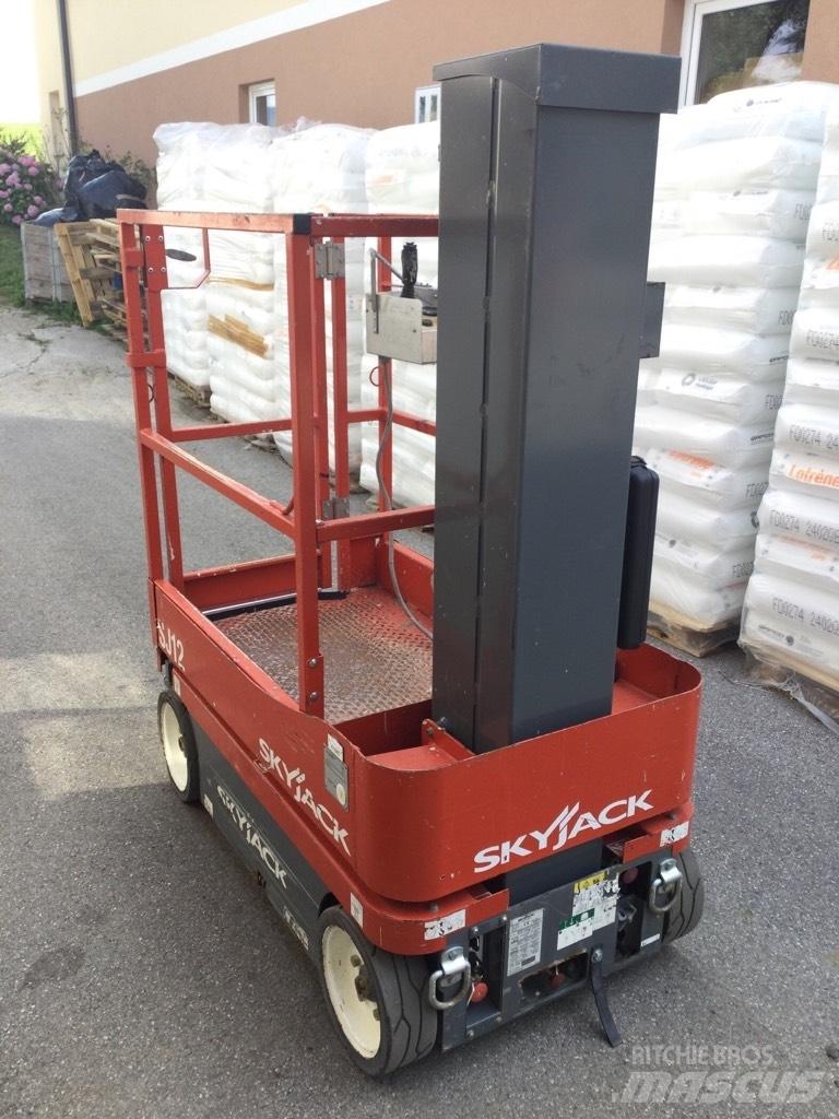 SkyJack SJ 12 Scheren-Arbeitsbühnen