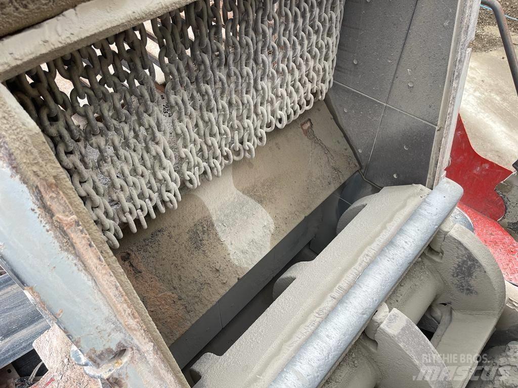 Sandvik QI340 Mobile Brecher
