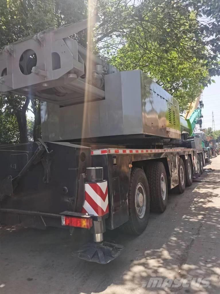 Zoomlion 220 Ton All-Terrain-Krane
