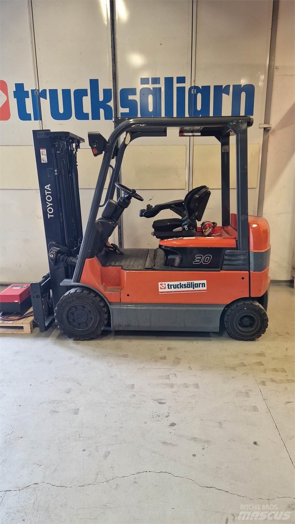 Toyota 7FBMF30 Elektrostapler