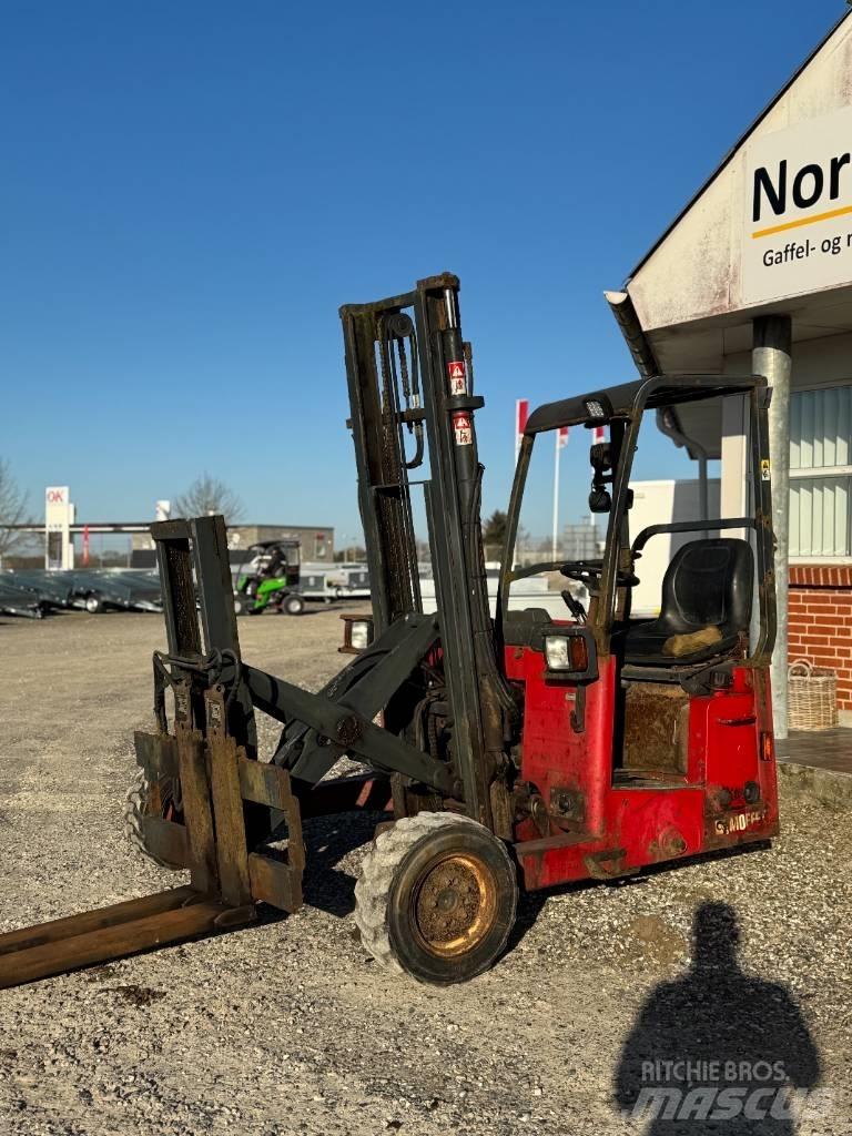 Moffett M4 25.3 Dieselstapler