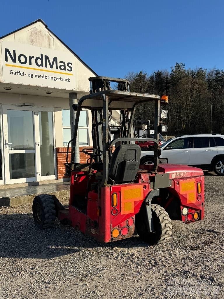 Moffett M4 25.3 Dieselstapler