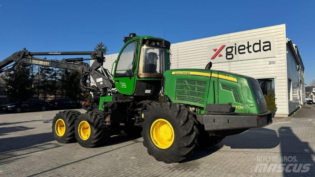 John Deere 1070 E Harvester
