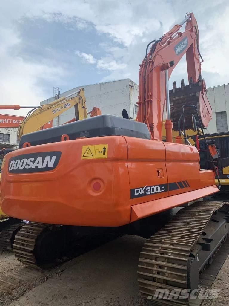Doosan DX 30 0 Raupenbagger