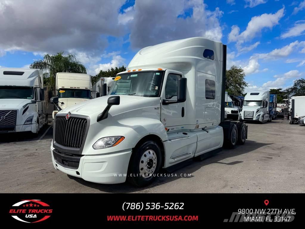 International LT Sattelzugmaschinen