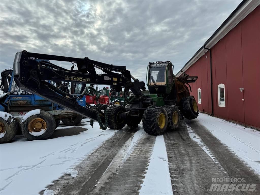 John Deere 1270G Harvester