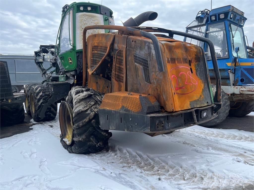 John Deere 1270G Harvester