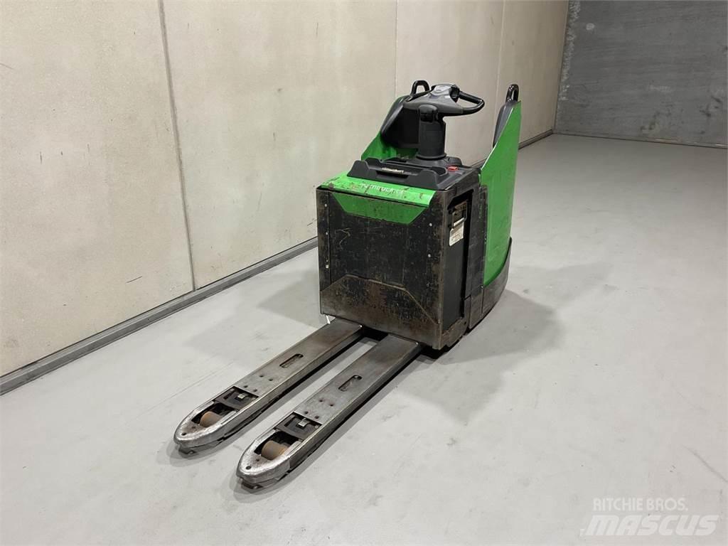 Cesab P320 Gabelstapler mit Fahrerstand