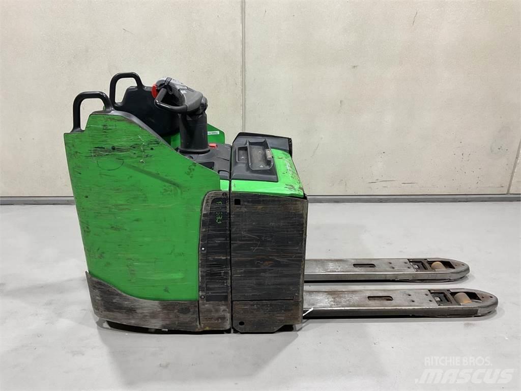 Cesab P320 Gabelstapler mit Fahrerstand