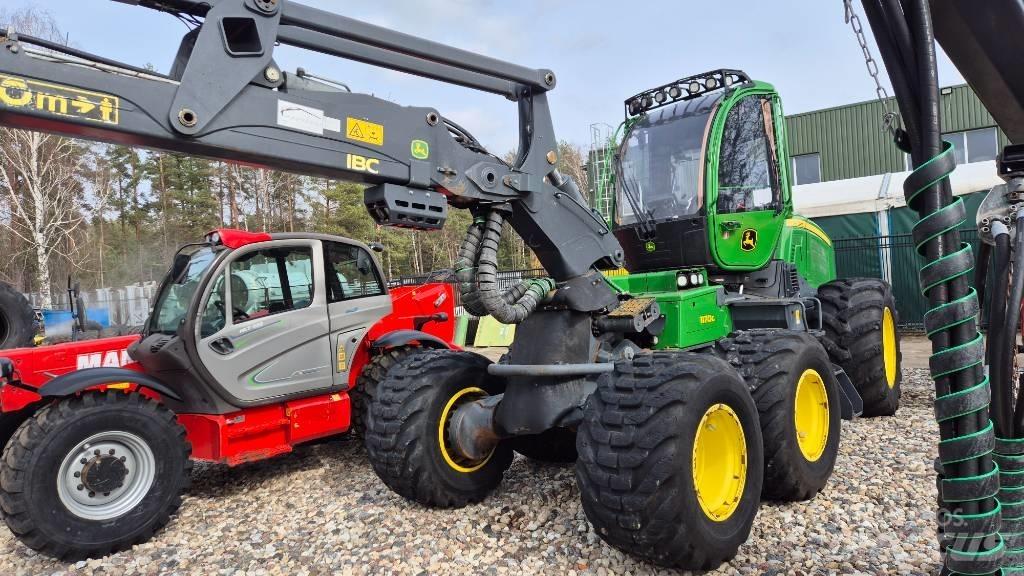 John Deere 1170 G Harvester