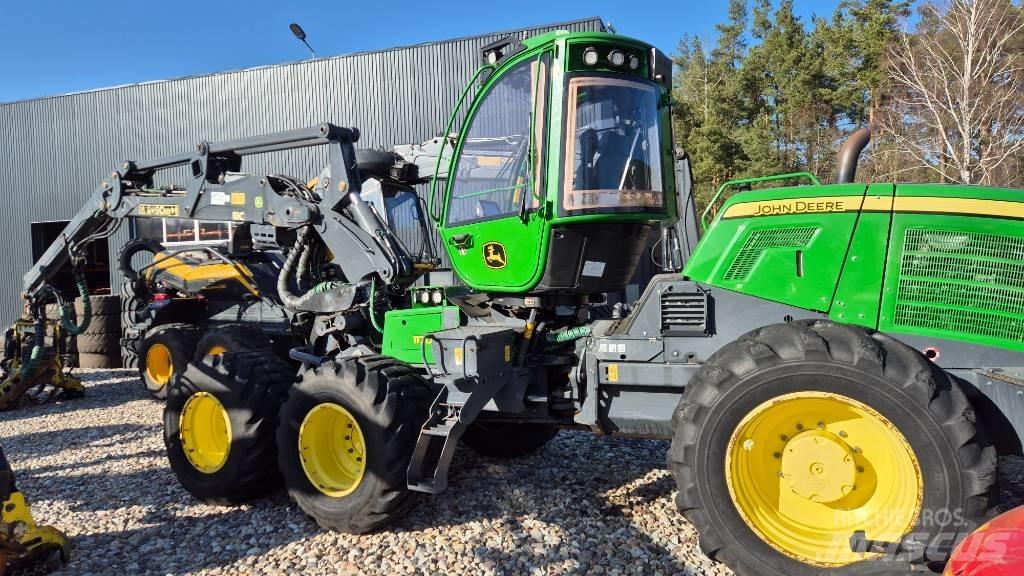 John Deere 1170 G Harvester