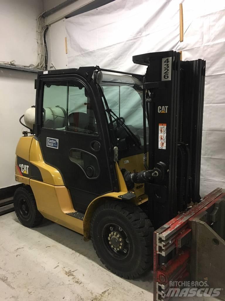 CAT GP40N Dieselstapler