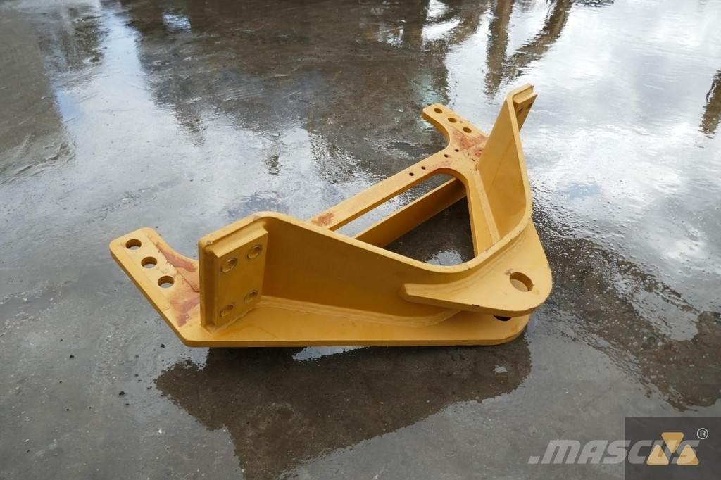CAT 140M3 Drawbar Transport Sonstige