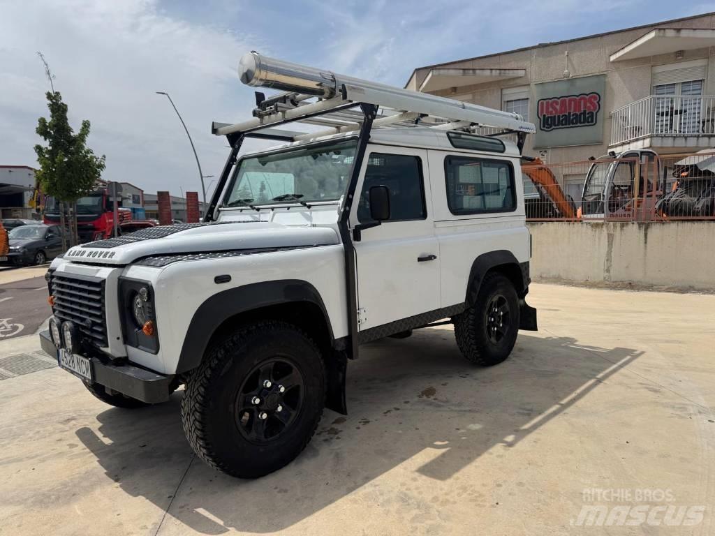 Land Rover Defender PKWs