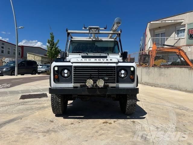 Land Rover Defender PKWs