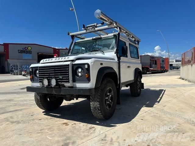 Land Rover Defender PKWs