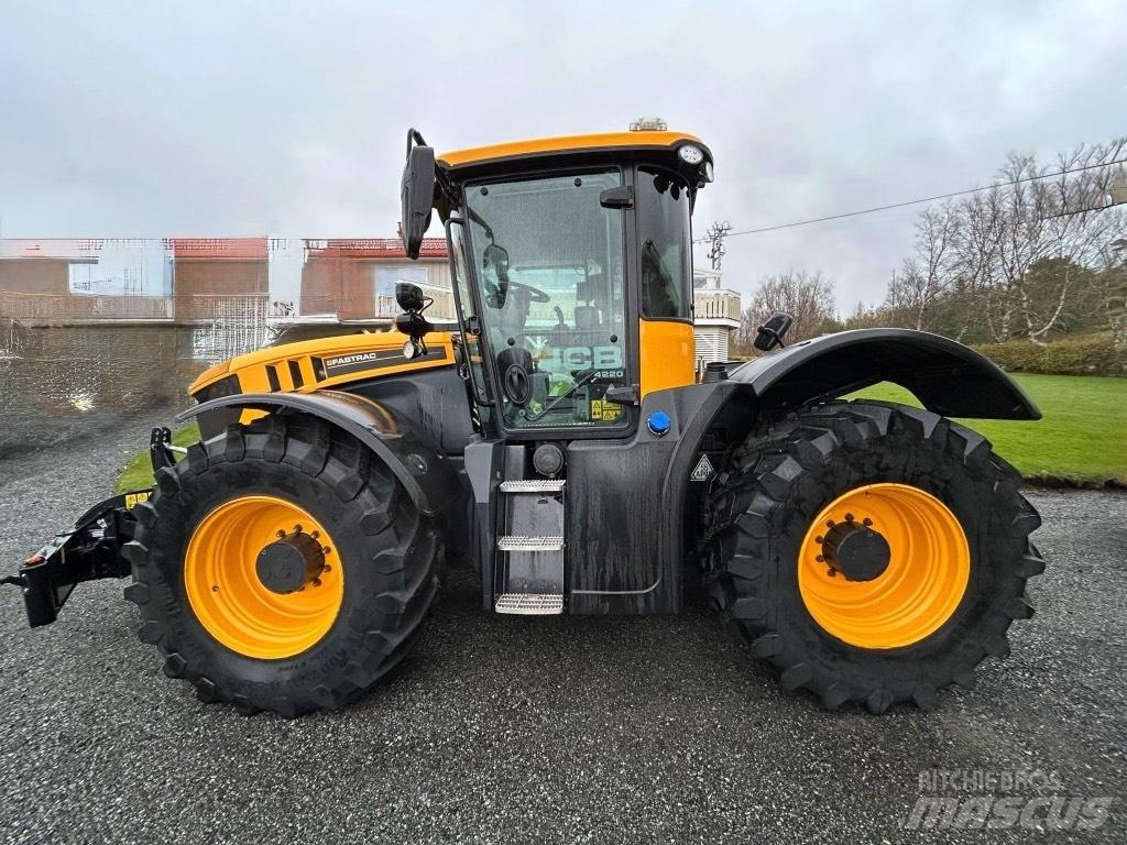 JCB 4220 FASTRAC Traktoren