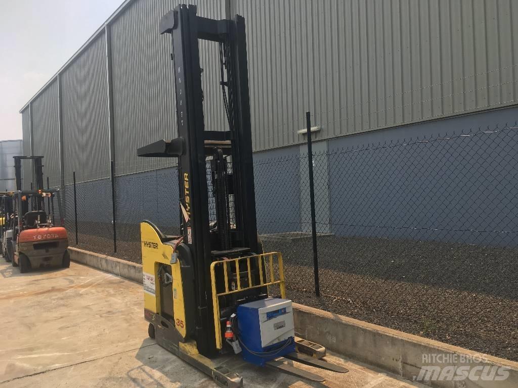 Hyster N35ZDR Schubmaststapler