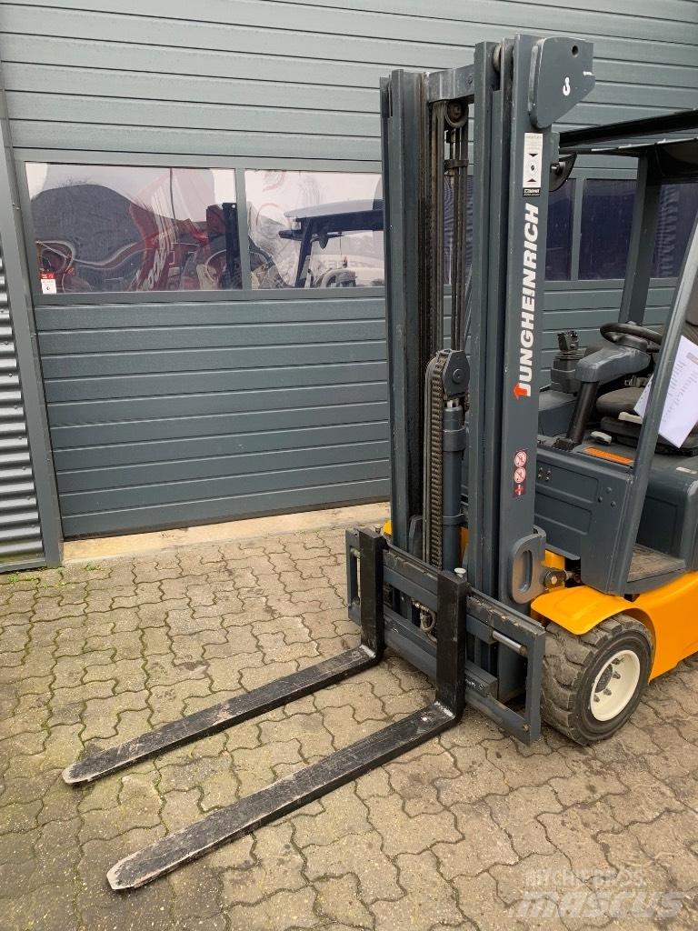 Jungheinrich EFG 218 Elektrostapler