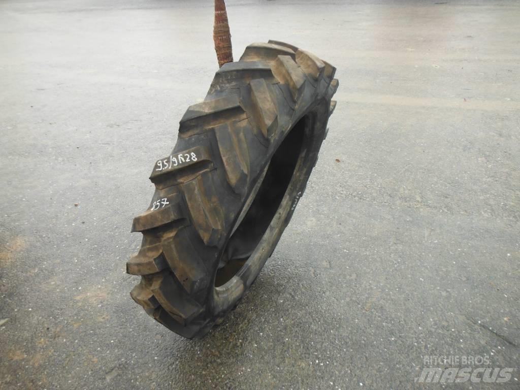Michelin 9.5/9R28 Reifen