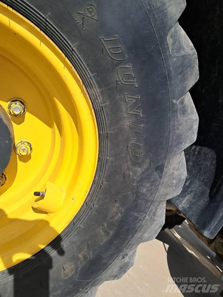 Komatsu WA100M-8 Radlader