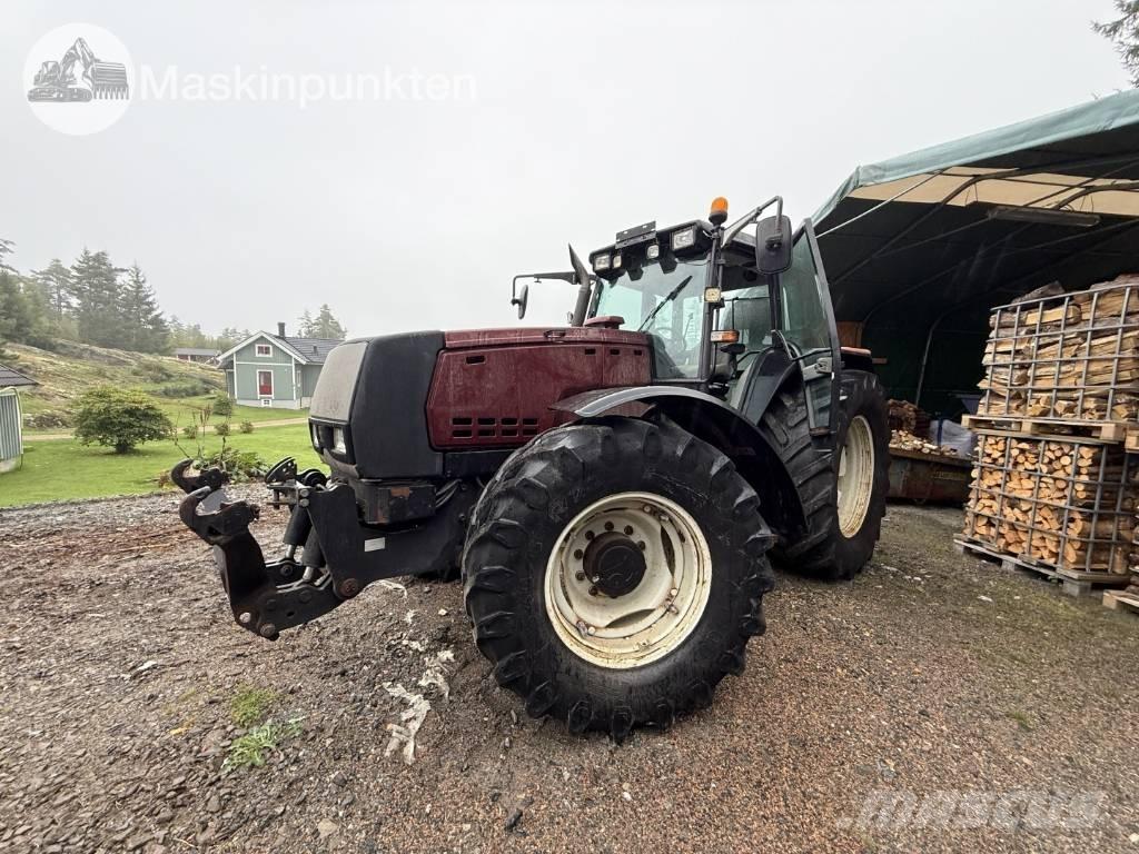 Valtra 8350 Traktoren