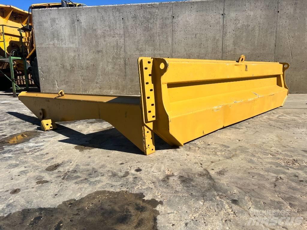 CAT TAILGATE CAT 735 Heckklappe