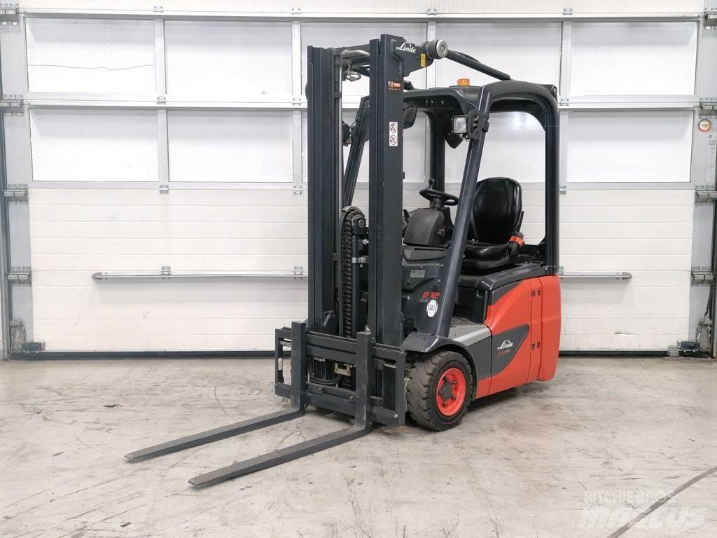 Linde E12-02 Elektrostapler