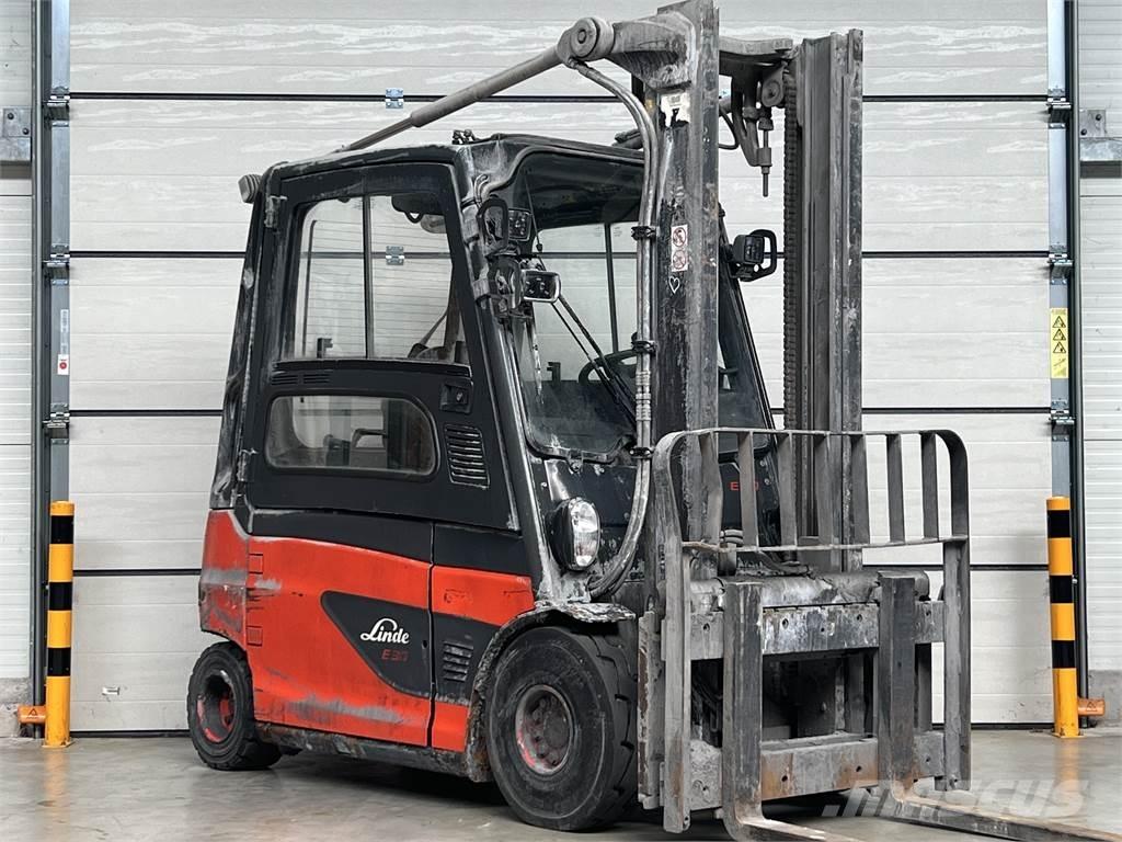 Linde E30L-01 Elektrostapler