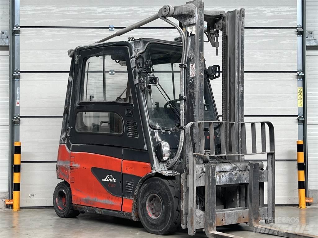 Linde E30L-01 Elektrostapler