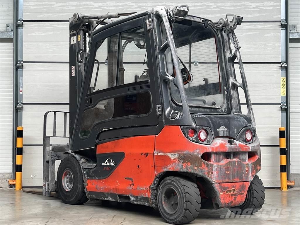 Linde E30L-01 Elektrostapler