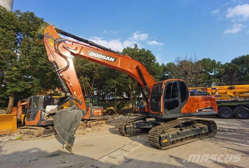 Doosan DX 300 LC Raupenbagger