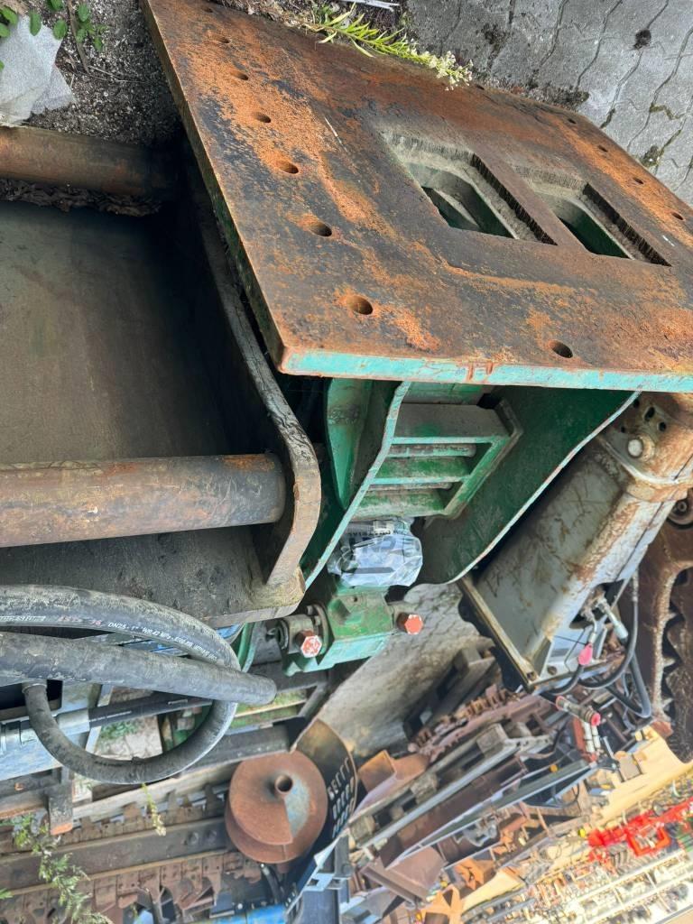 NPK E 213 Hammer / Brecher