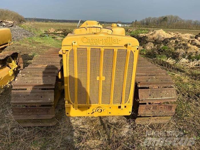 CAT D4 - Bulldozer
