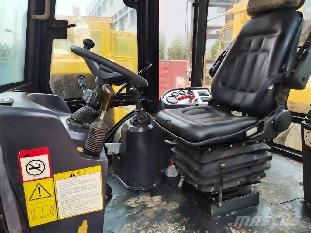 CAT 420F Baggerlader