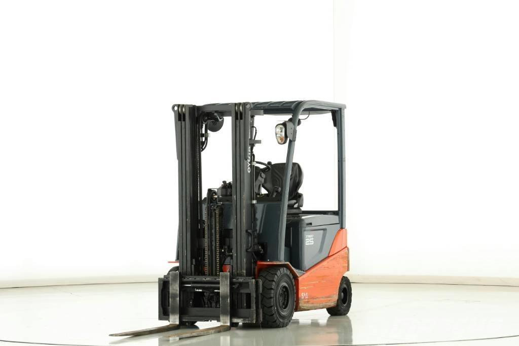 Toyota 8 FBMT 25 Elektrostapler