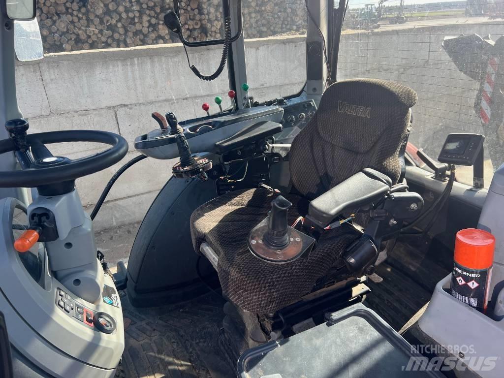 Valtra 234H Stammholzschlepper