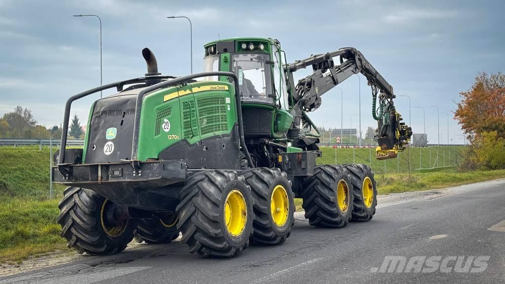 John Deere 1270 G Harvester