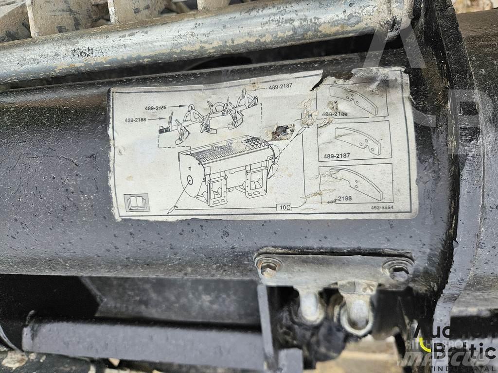 CAT 242 D 3 Kompaktlader