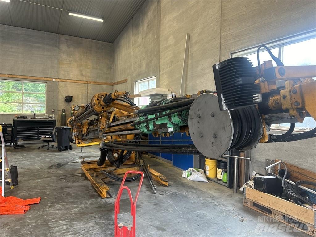 CAT 335 F L Oberflächenbohrgeräte