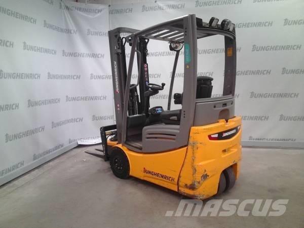 Jungheinrich EFG 215 Elektrostapler